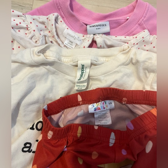 Girls’ 4-6 Christmas clothing lot - Picture 5 of 10
